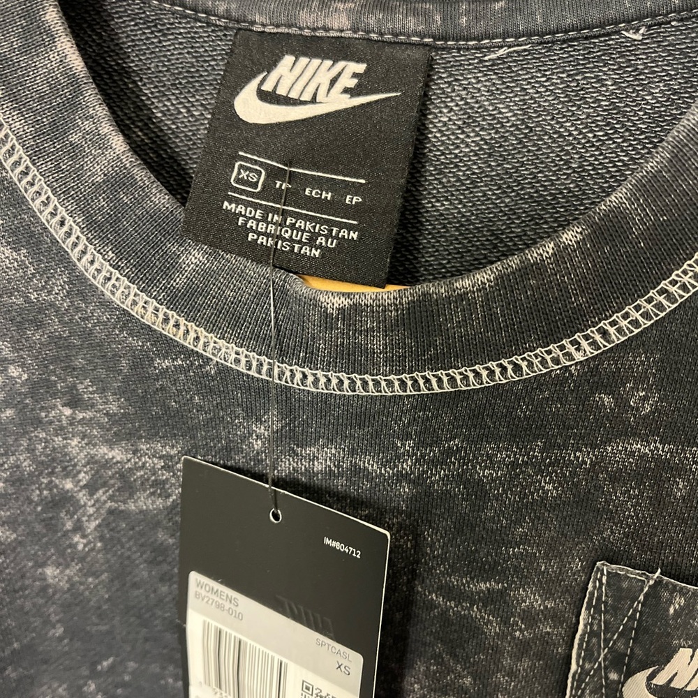NWT Nike women sport casual sweatshirt